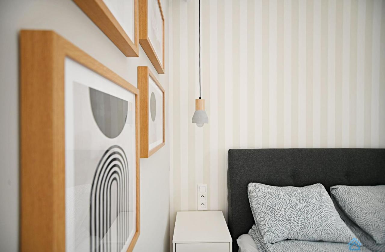 Beige 3city With Parking In By Renters * Gdańsk