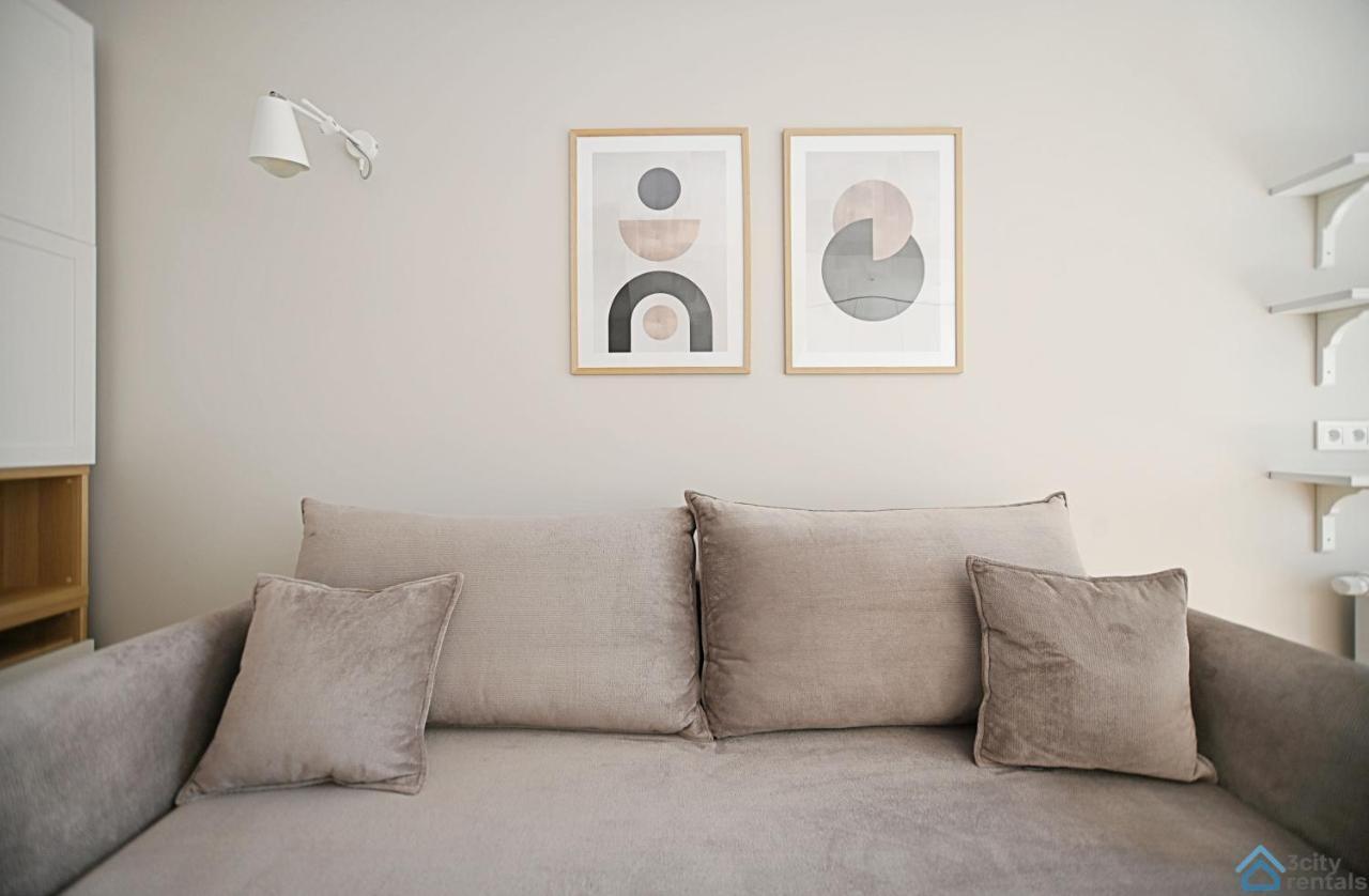 Beige 3city With Parking In By Renters