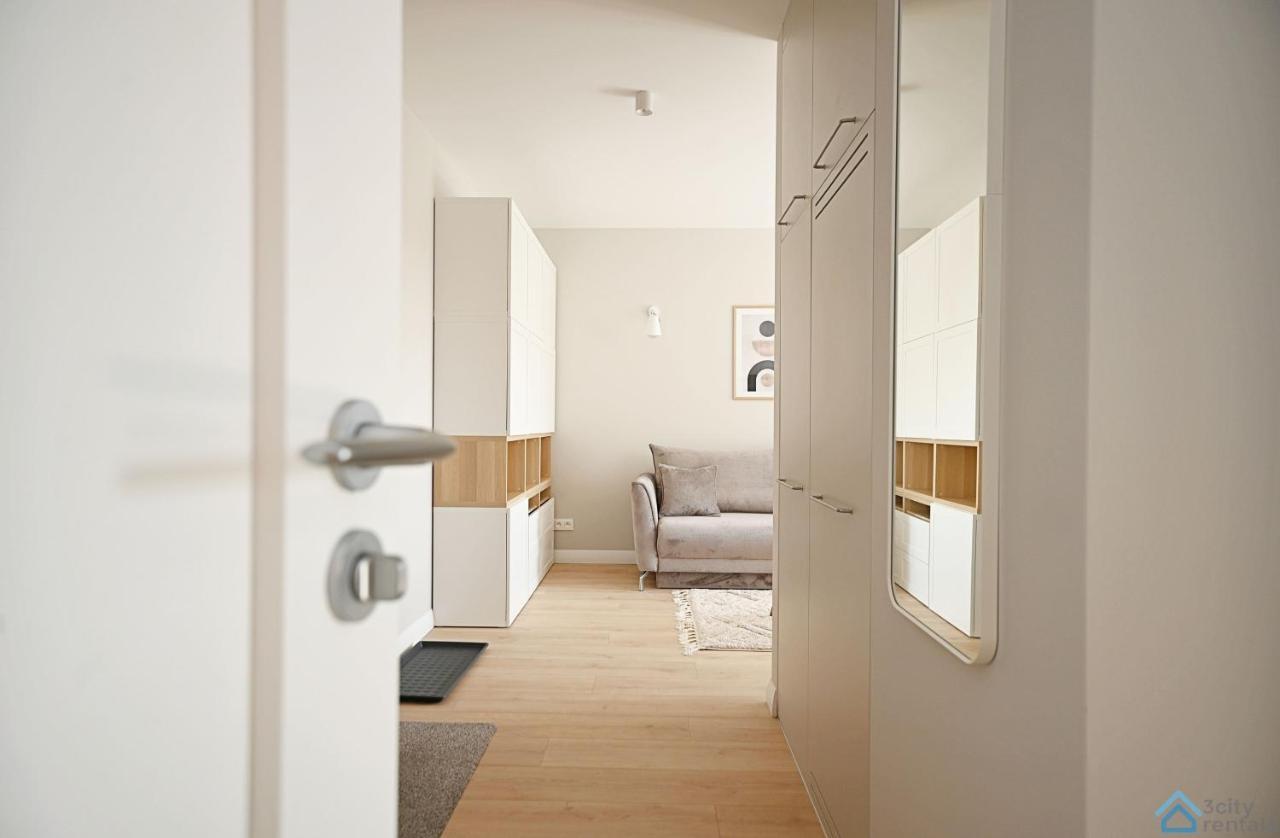Beige 3city With Parking In By Renters Leilighet Gdańsk
