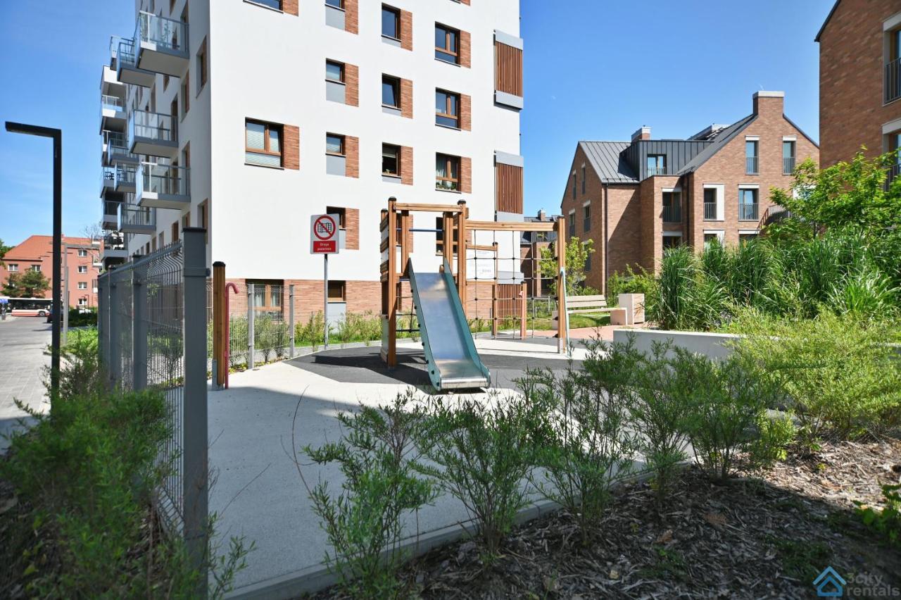 Beige 3city With Parking In By Renters