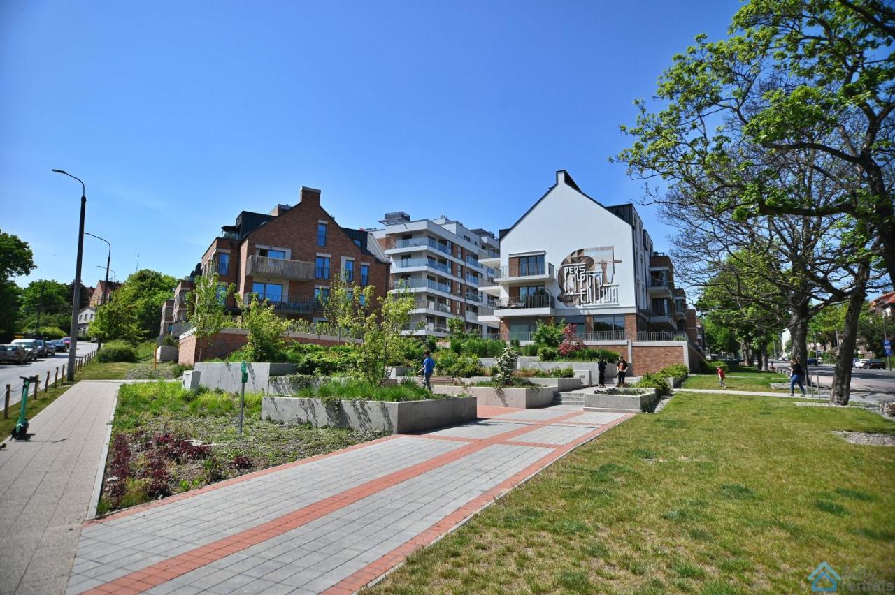 Leilighet Beige 3city With Parking In By Renters